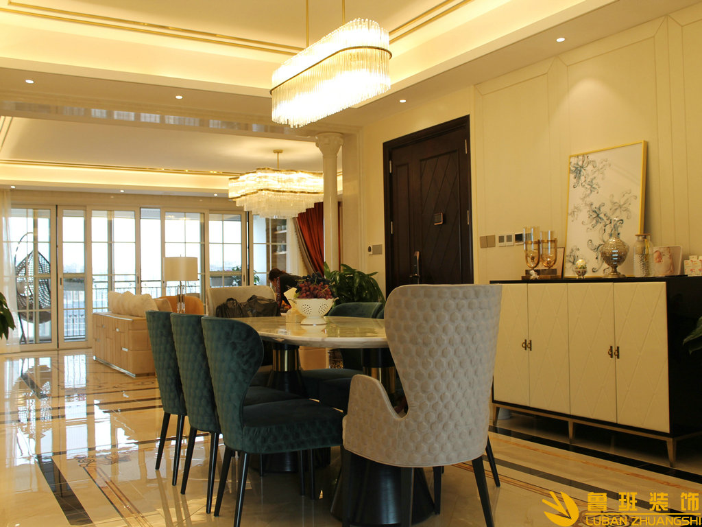 珠江御景灣290平現(xiàn)代輕奢別墅裝飾設計餐廳