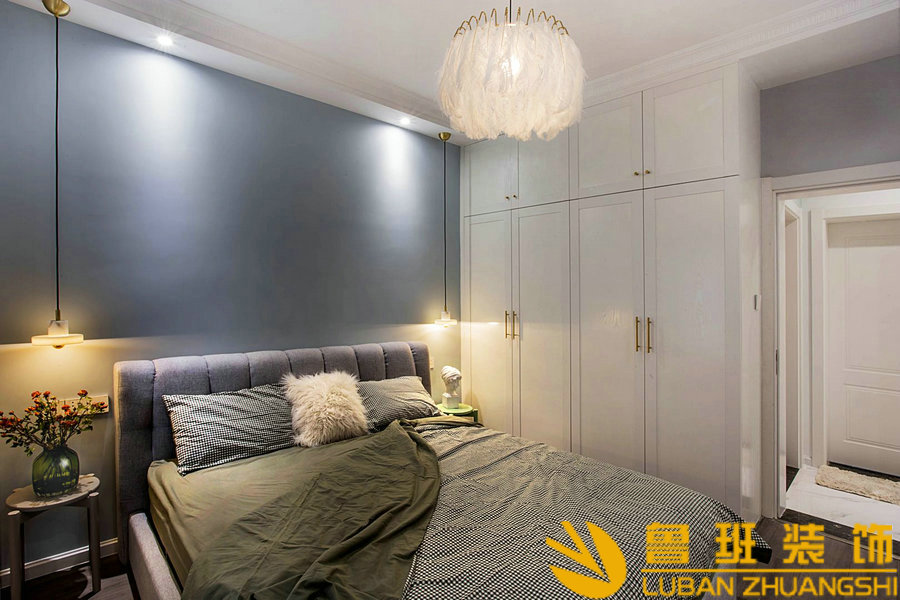 銀海灣85平現(xiàn)代輕奢設(shè)計裝修實景主臥